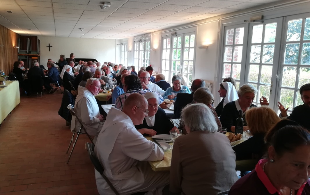 190928 Dejeuner journee 700